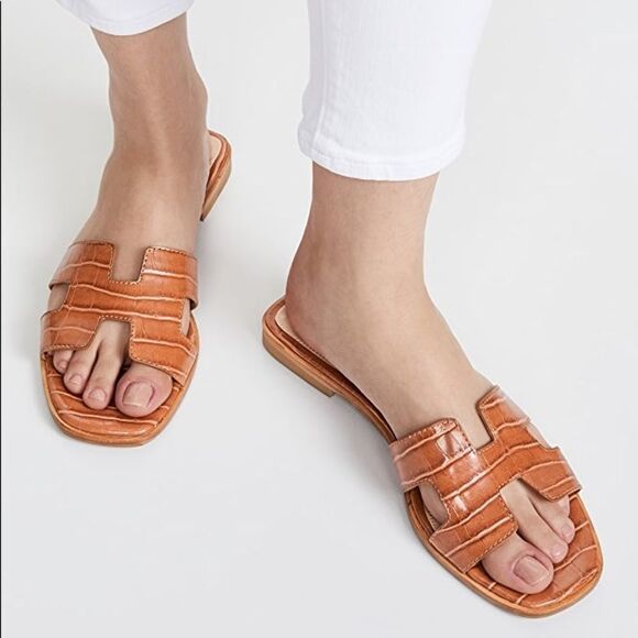 Steve Madden Shoes - ✨ HP✨Steve Madden Slide Sandals✨